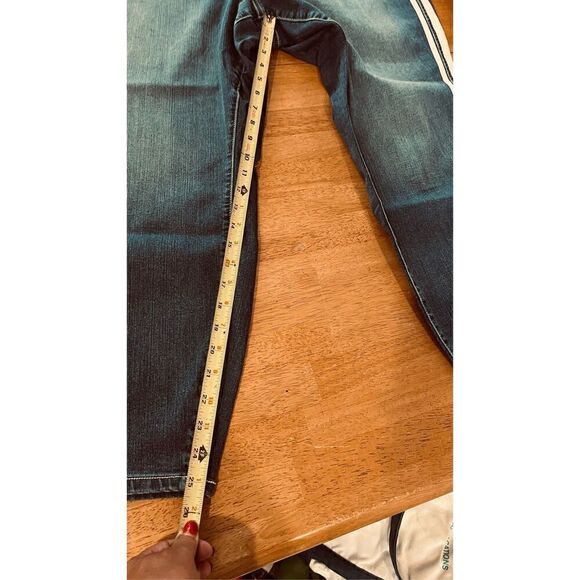 TORRID WOMENS JEANS WITH WHITE STRIPE DOWN LEG WOMENS SIZE 6XL NEW - Picture 4 of 12
